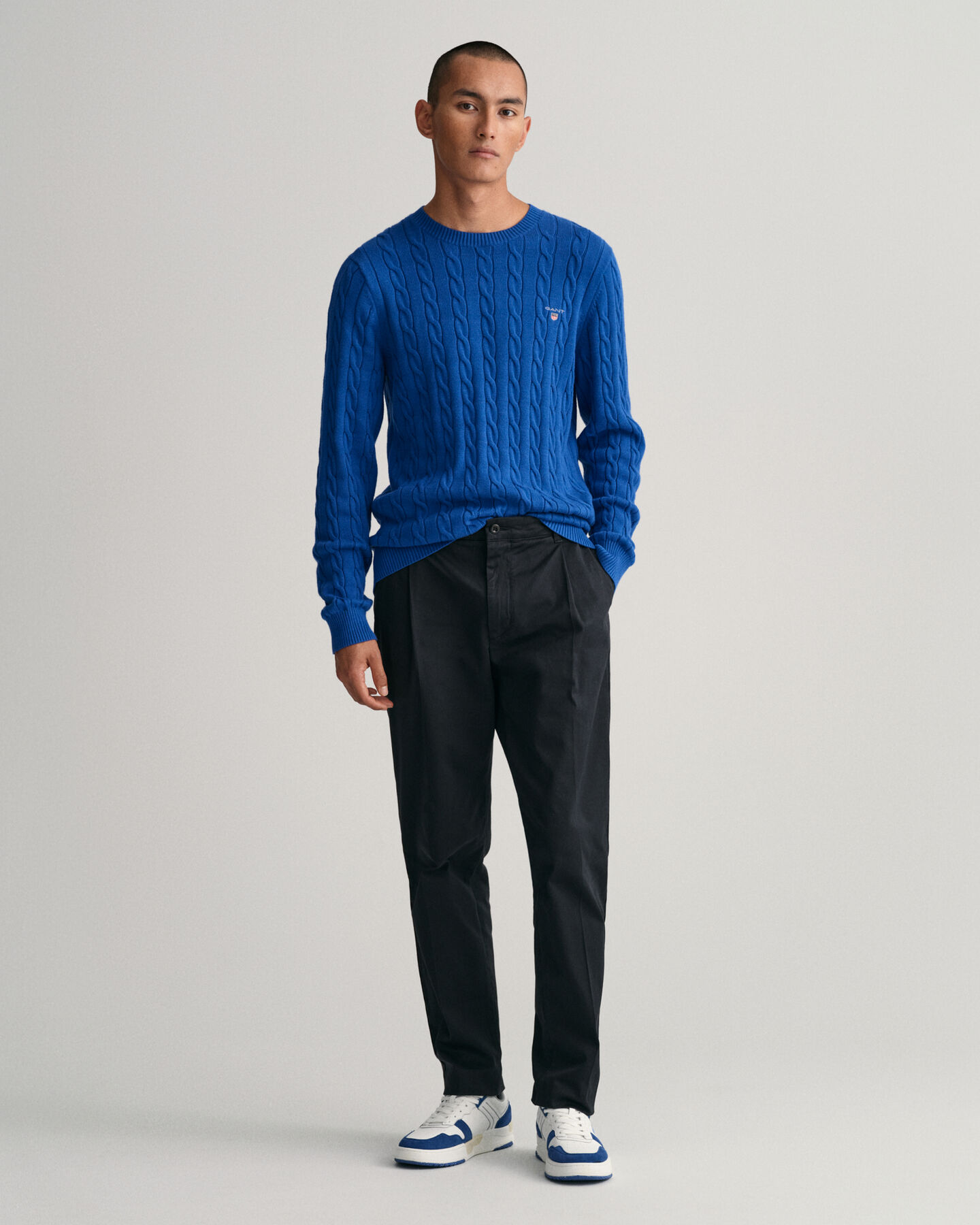 Rundhalspullover aus Baumwolle mit Zopfmuster