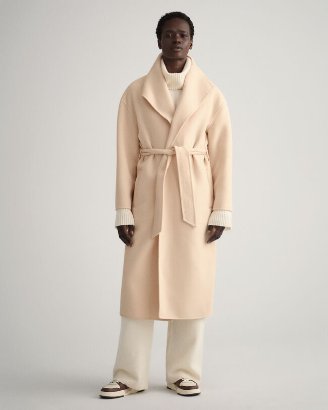 Handgenähter Mantel mit Gürtel