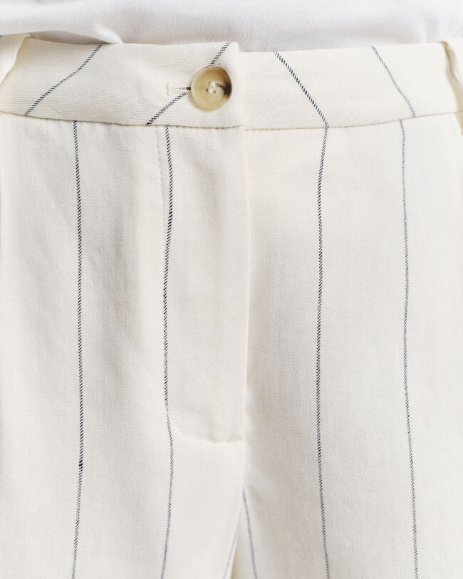 Leinen Shorts mit Nadelstreifen