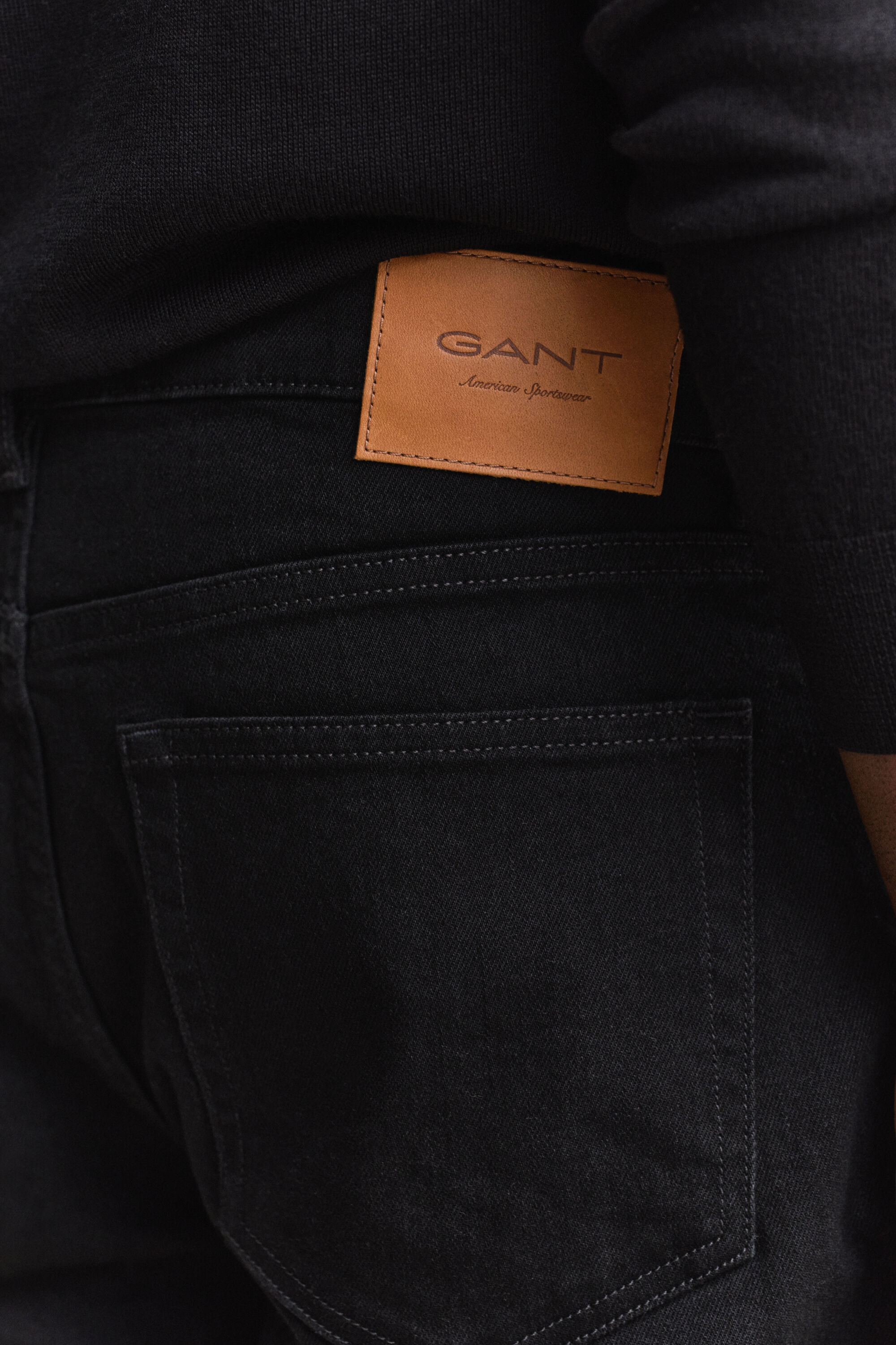 Regular Clean Wash Jeans