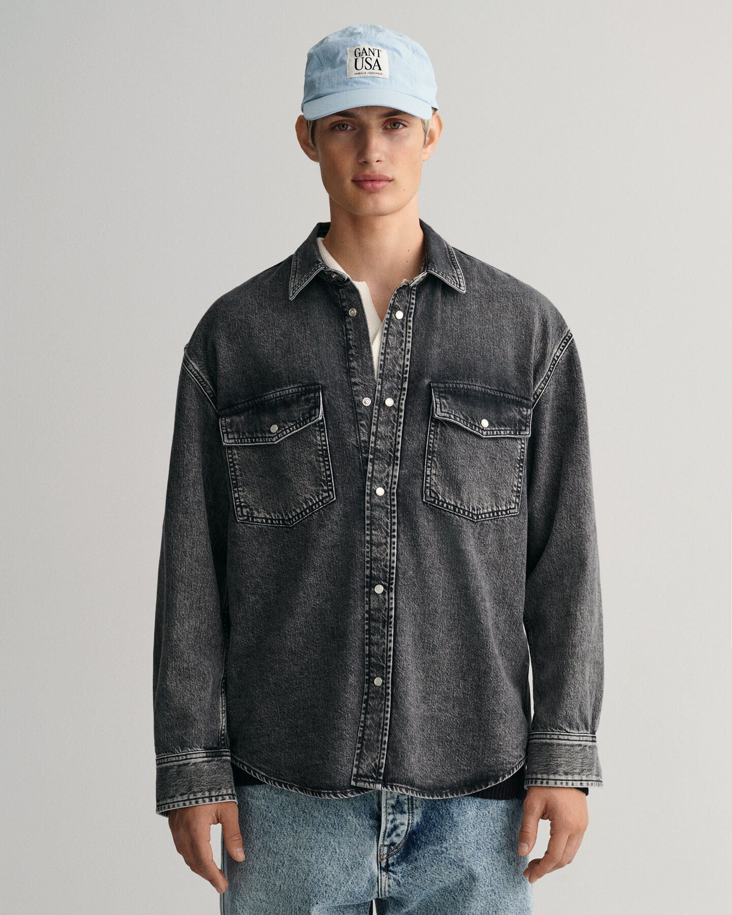 Oversized Hemd aus gewaschenem Denim