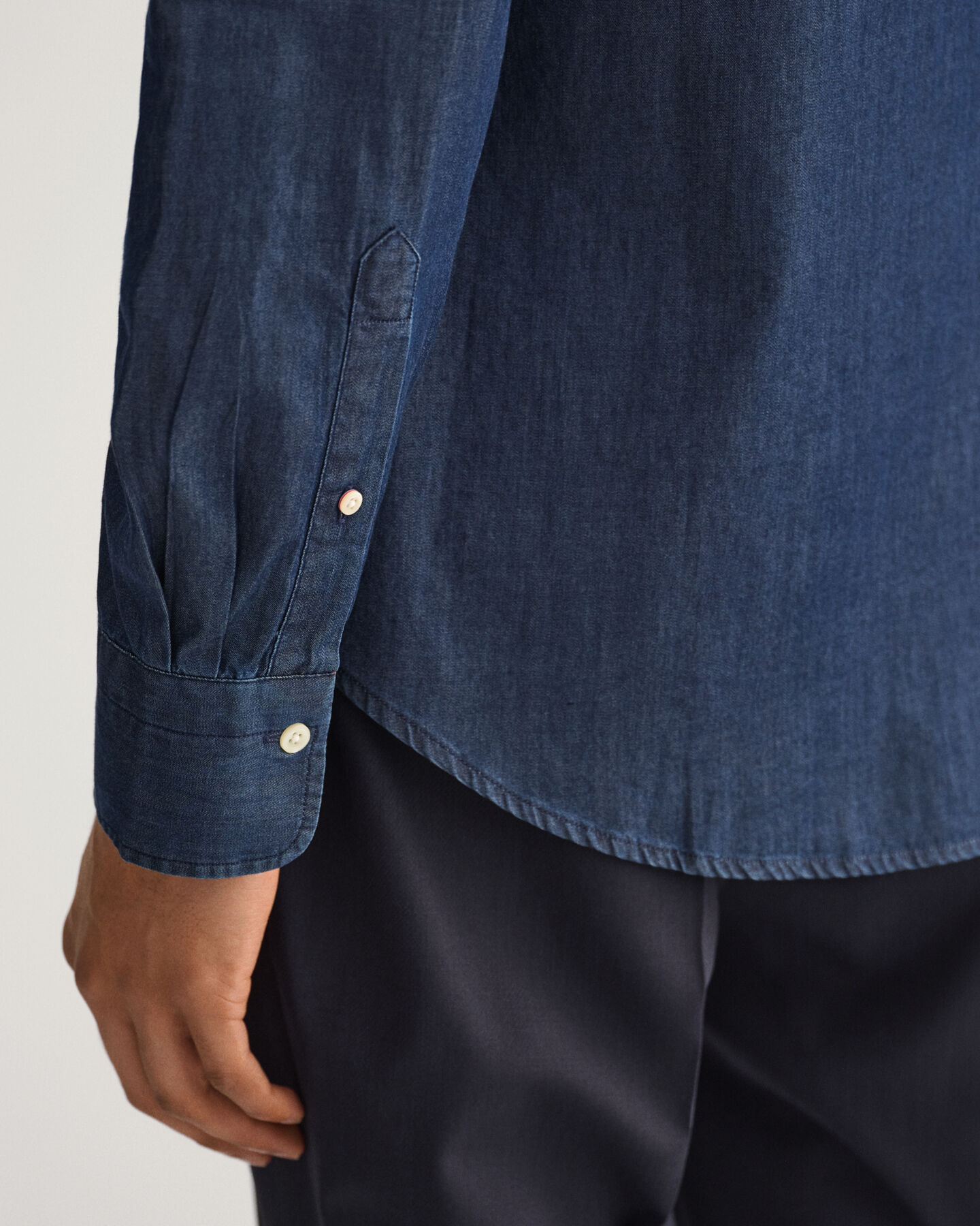 Indigoblaues Slim Fit Hemd