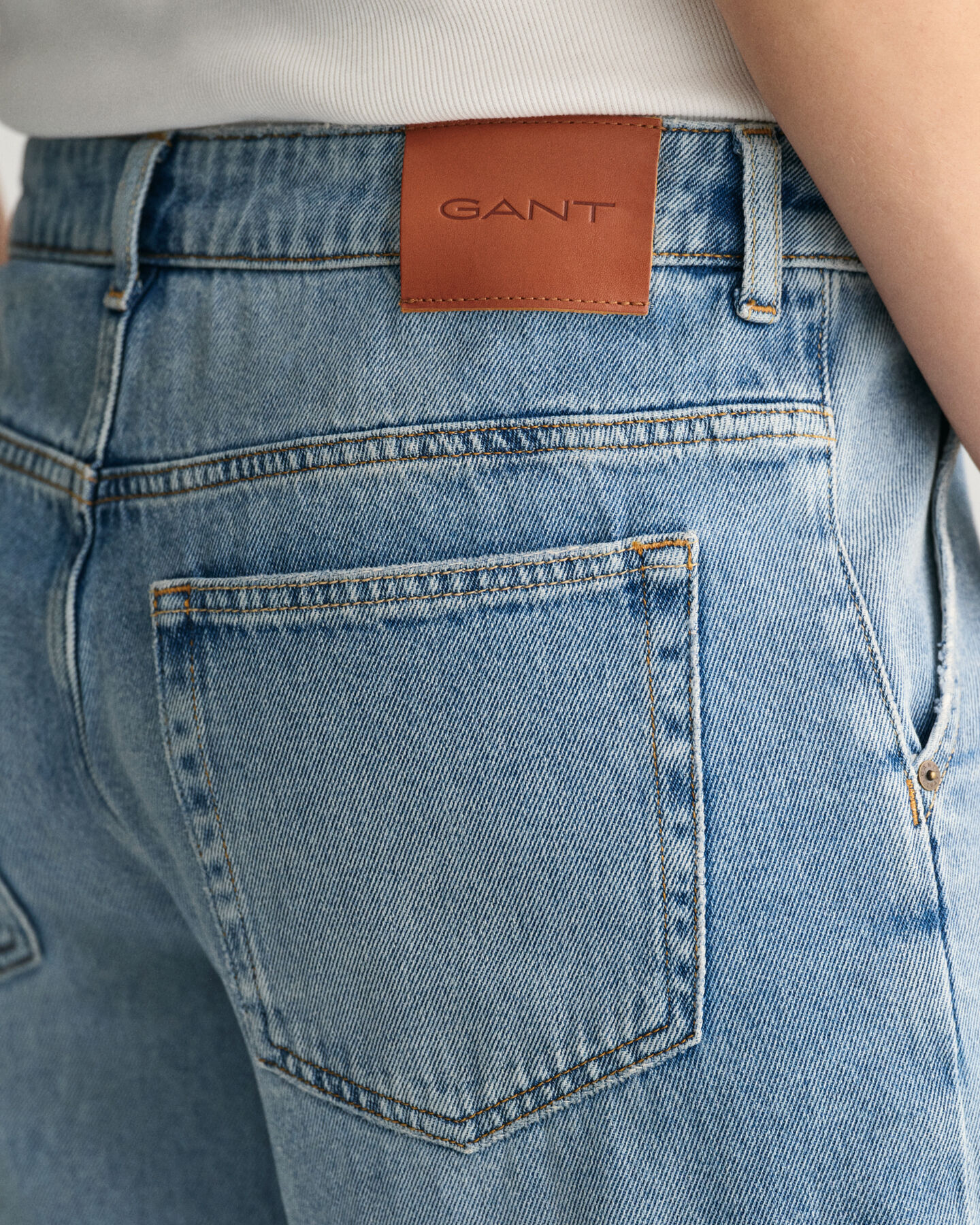 Jeans mit niedriger Bundhöhe und weitem Bein