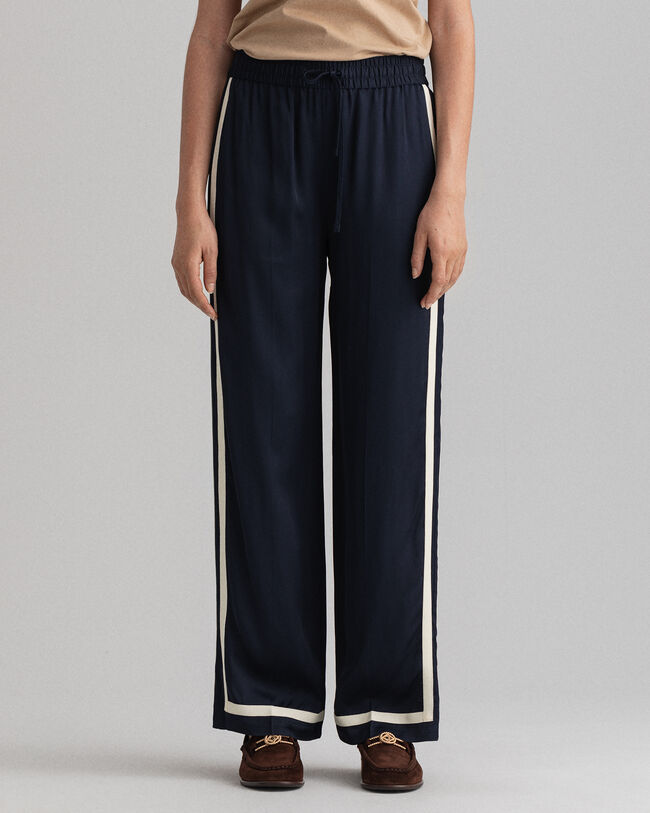 Pull-On Hose aus Satin