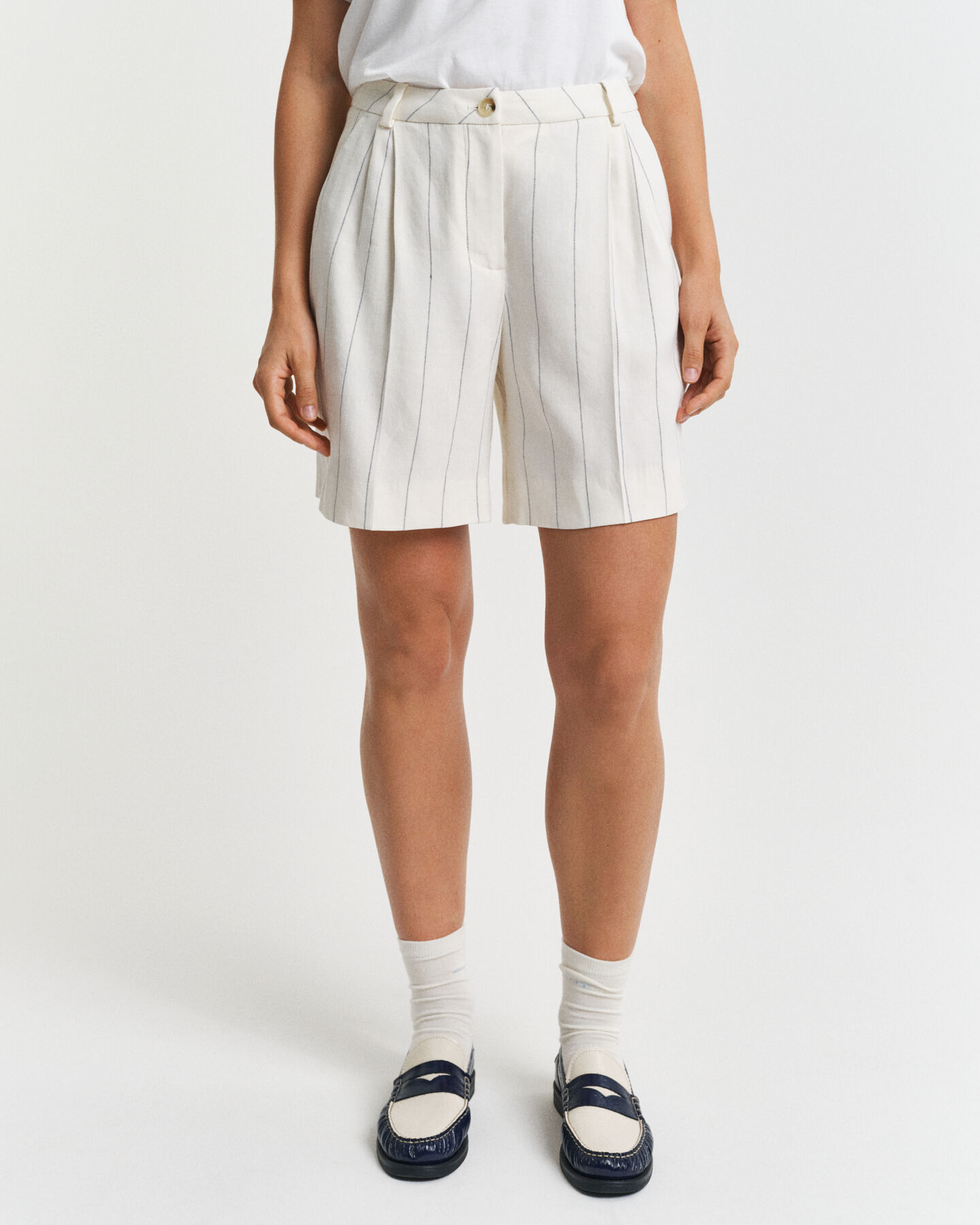 Leinen Shorts mit Nadelstreifen