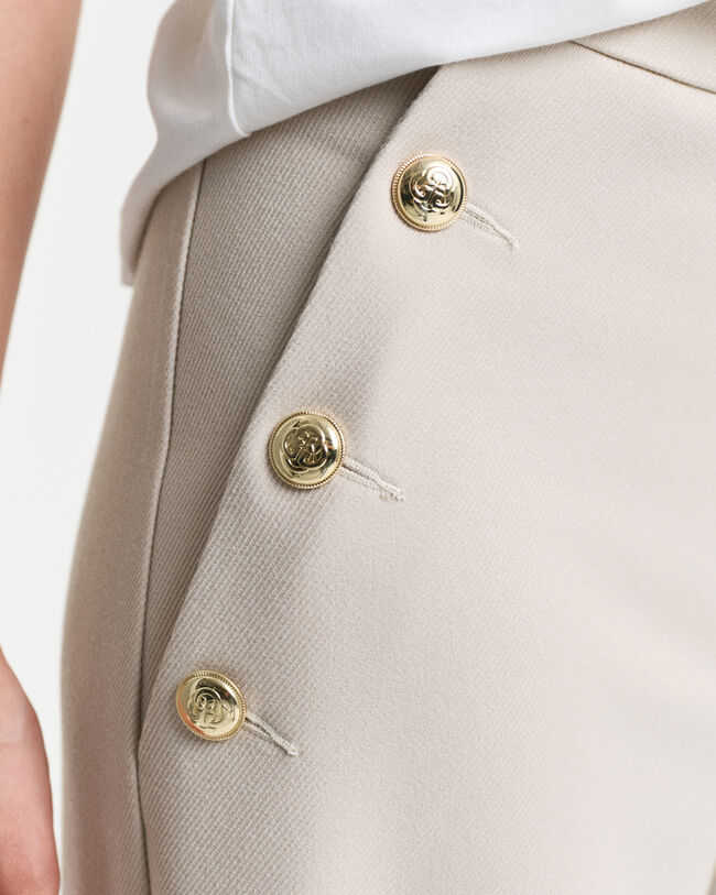 Geknöpfte Hose mit hohem Bund