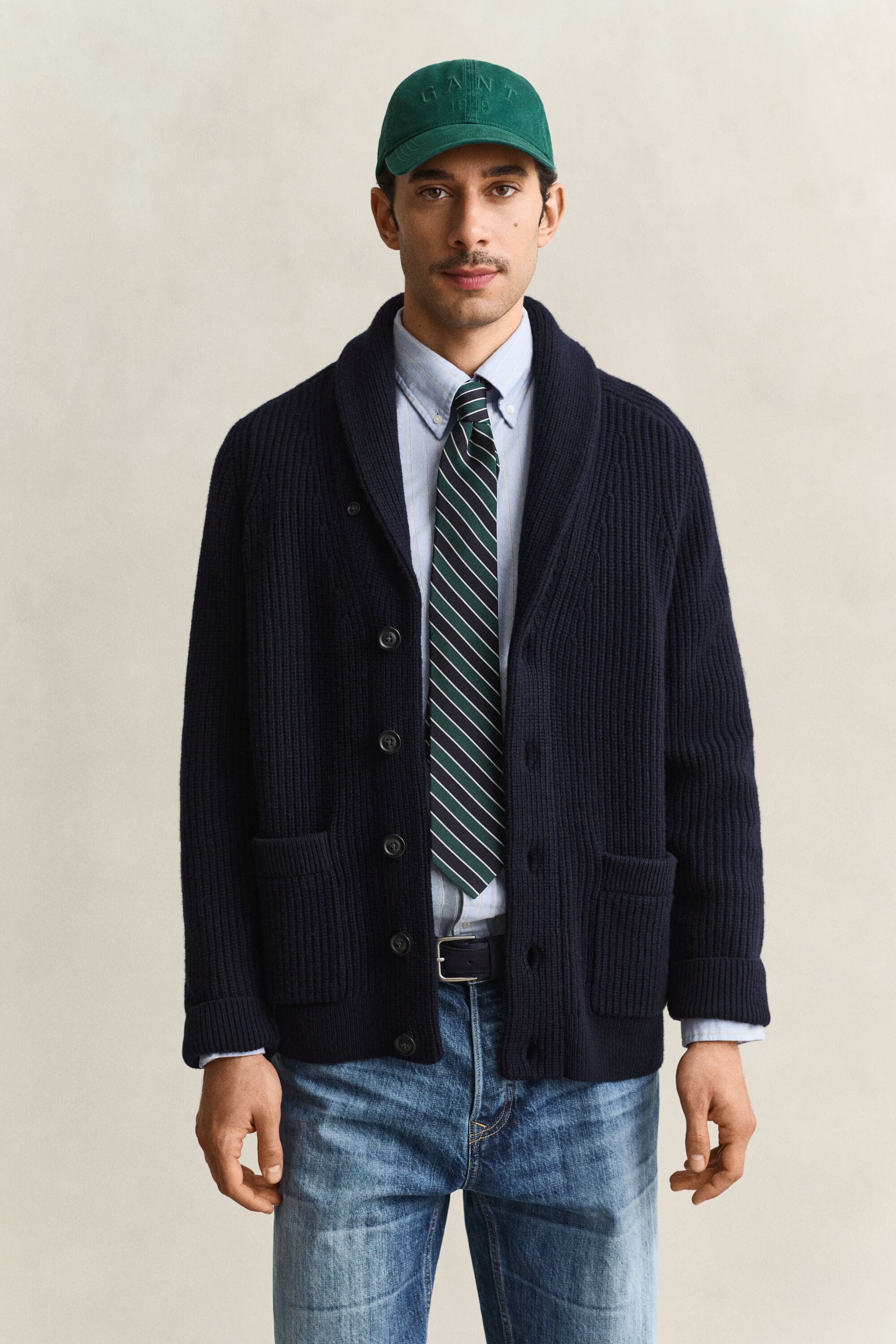 Gerippte Strickjacke aus Wollgemisch