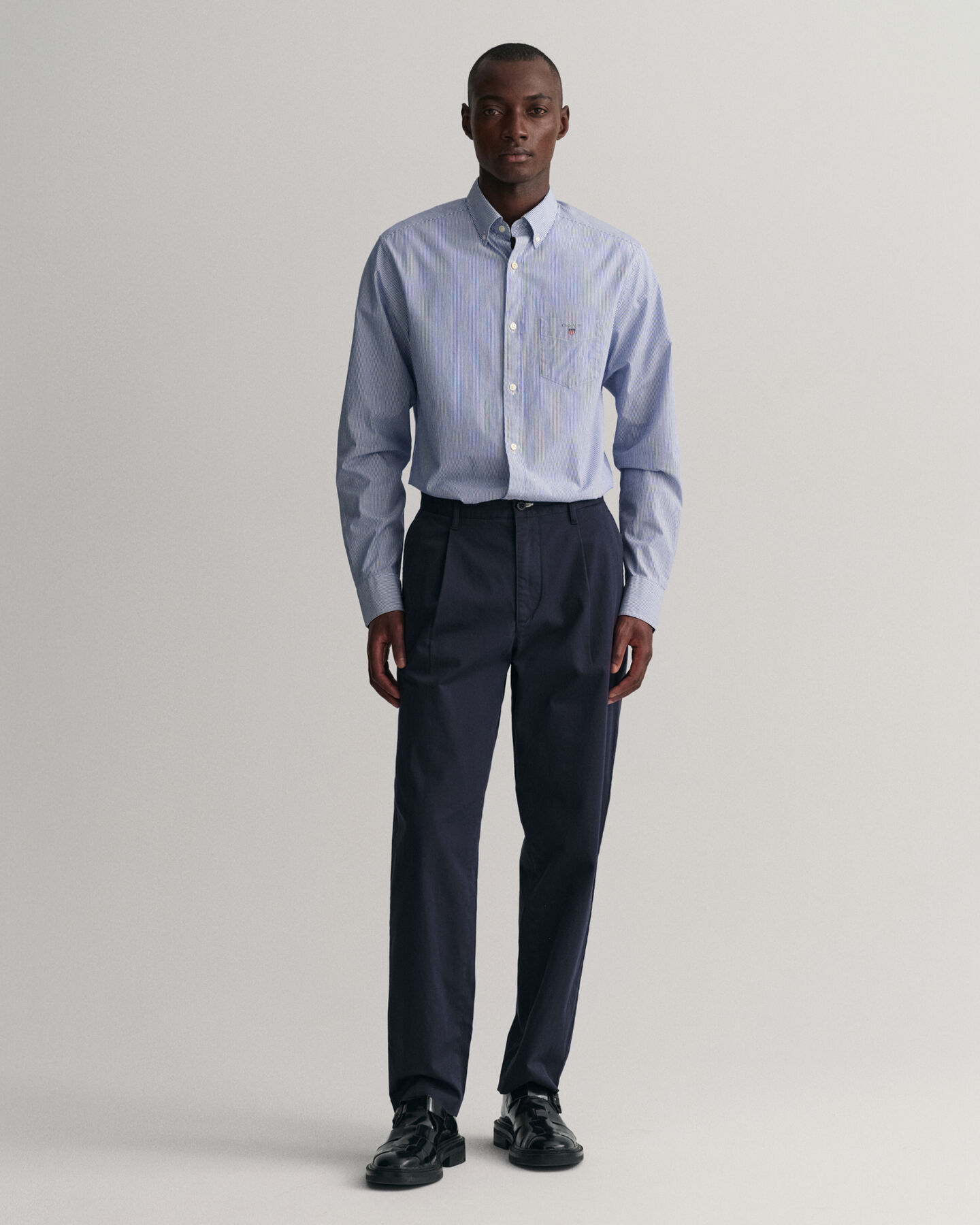 Slim Fit Twill-Chinohose mit Falten