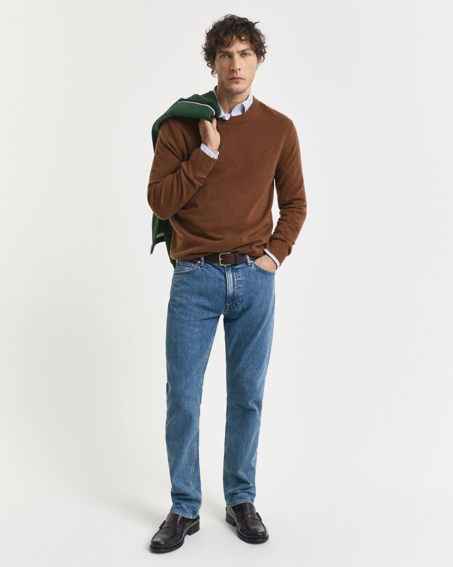 Jeans regular fit con lavaggio uniforme