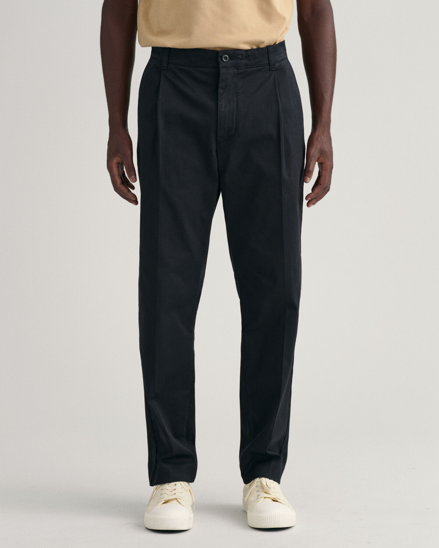 Tapered Bundfaltenhose