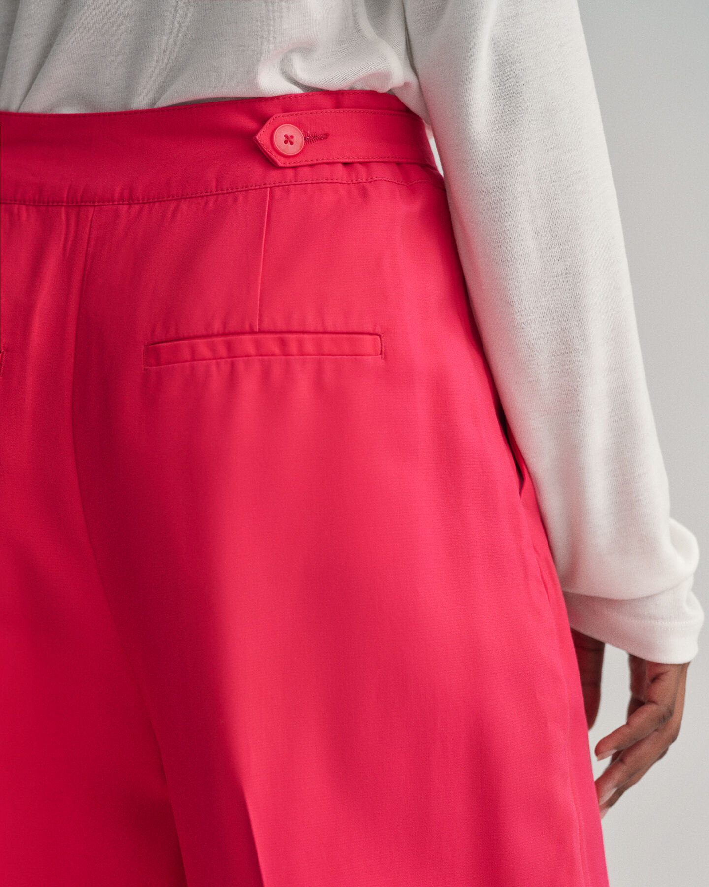 Relaxed Fit Fluid Hose