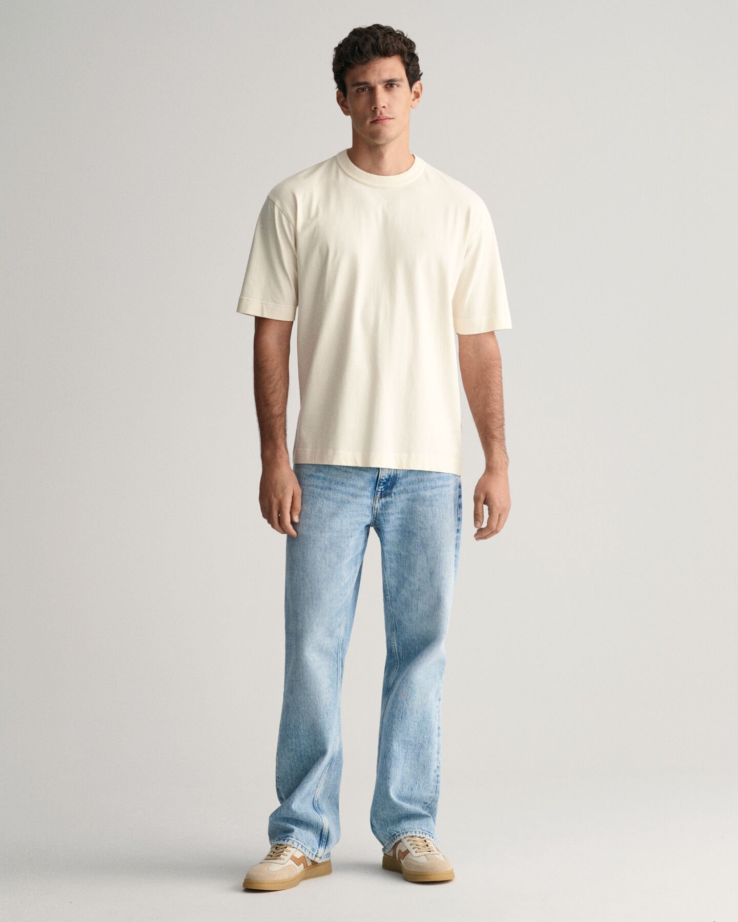 Loose Fit Jeans mit weitem Bein