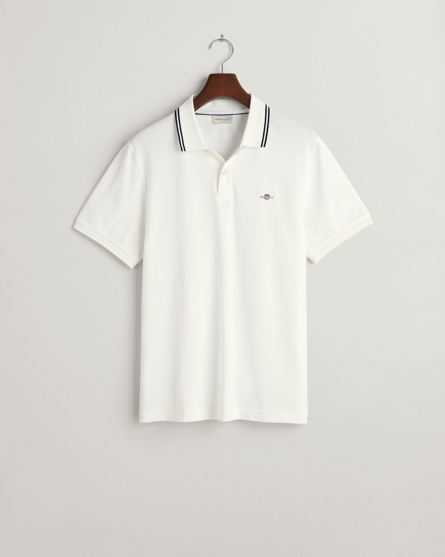 Seasonal Essential Tipped Piqu&eacute; Poloshirt mit Kontrast