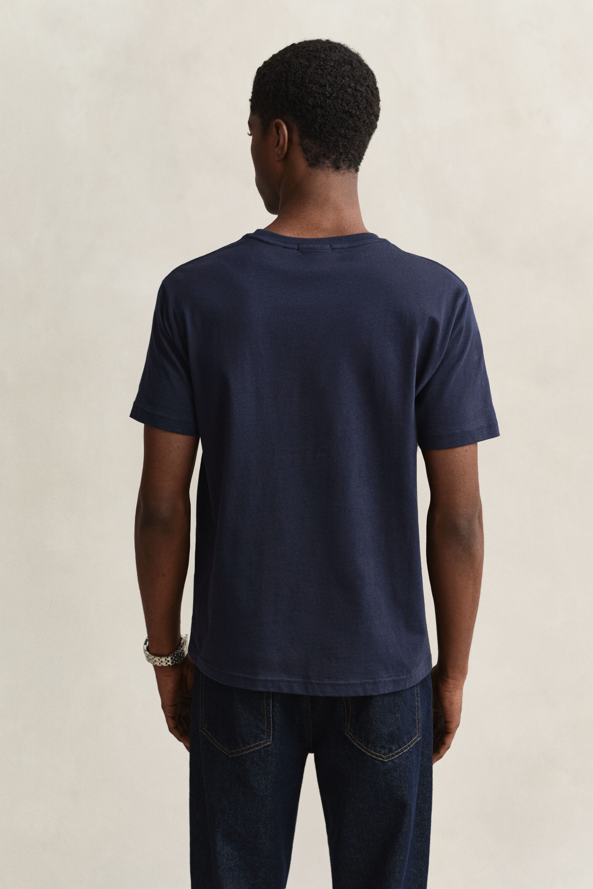 T-shirt coupe regular avec écusson