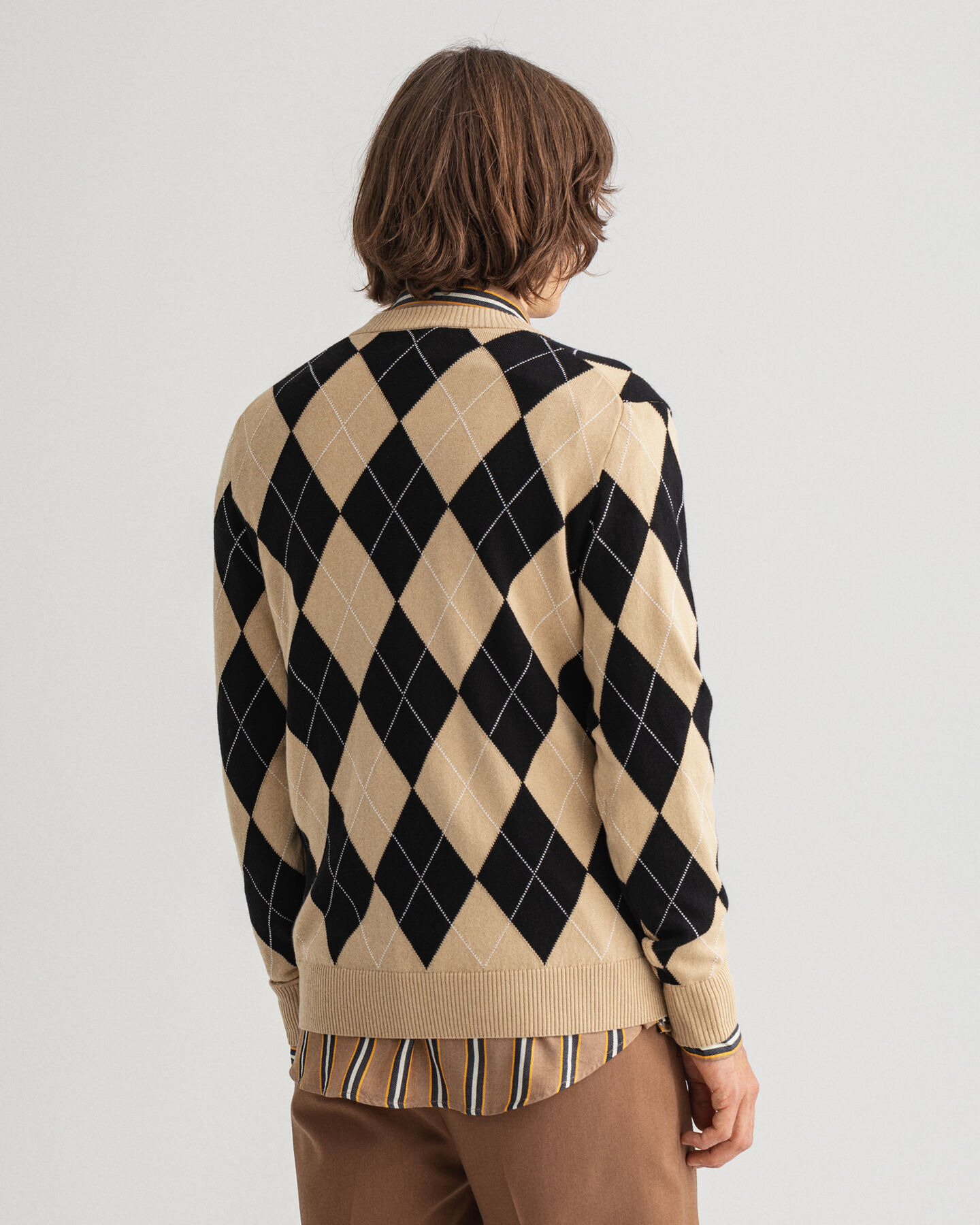V-Neck Pullover mit Argyle-Muster