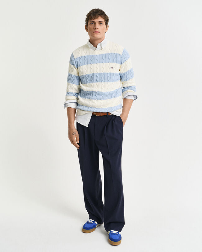 Gestreifter Zopfstrick-Rundhalspullover aus Baumwolle