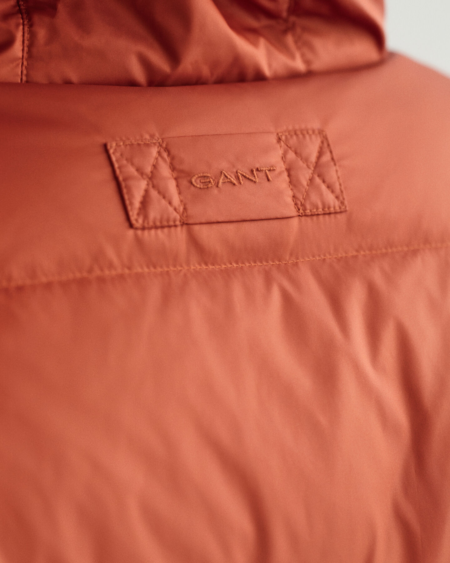 Glänzende Puffer Jacke