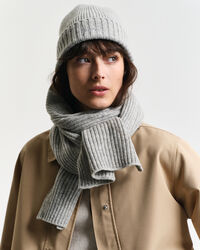 Script Graphic Beanie und Schal im Geschenkset