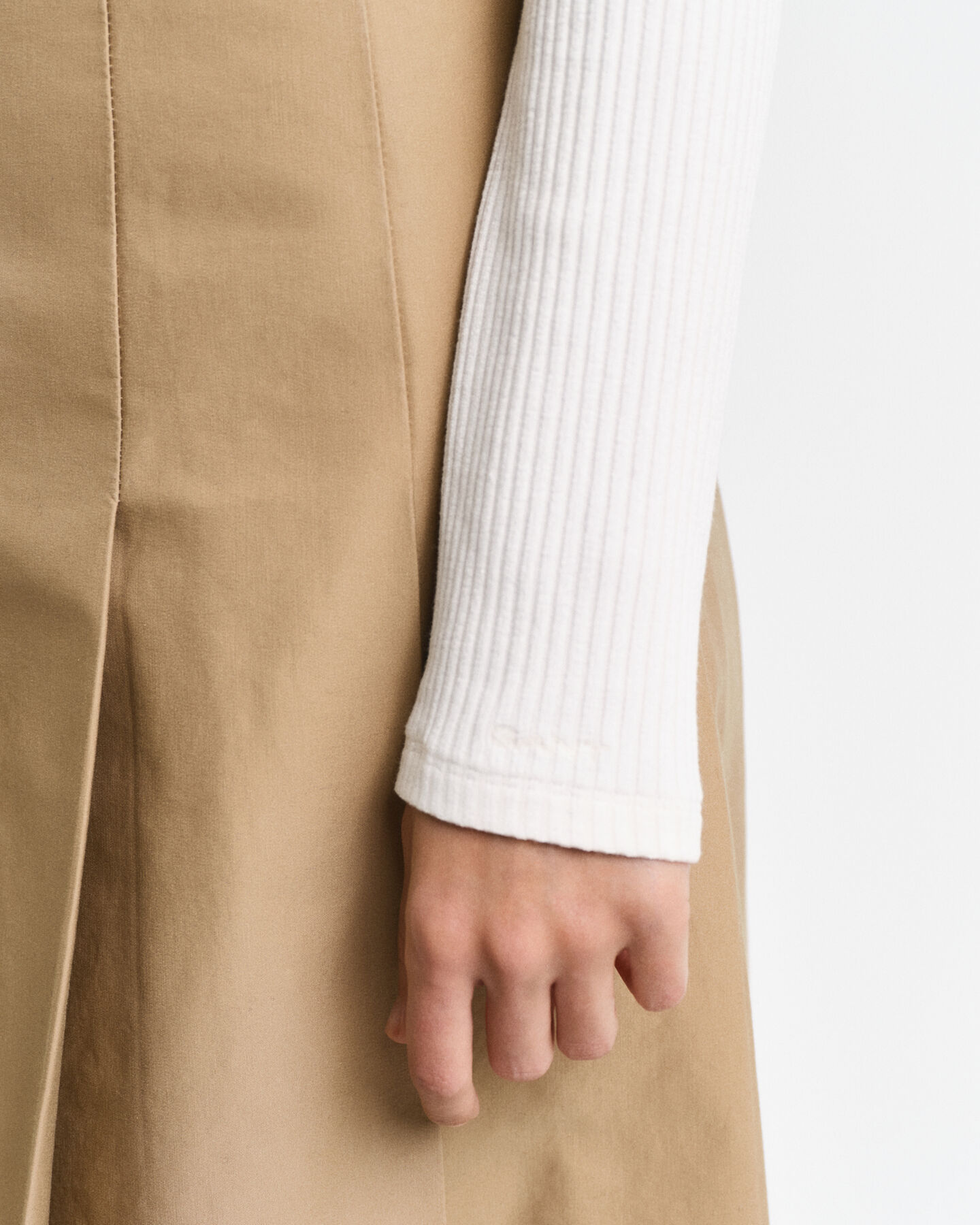 Geripptes Langarm-Poloshirt