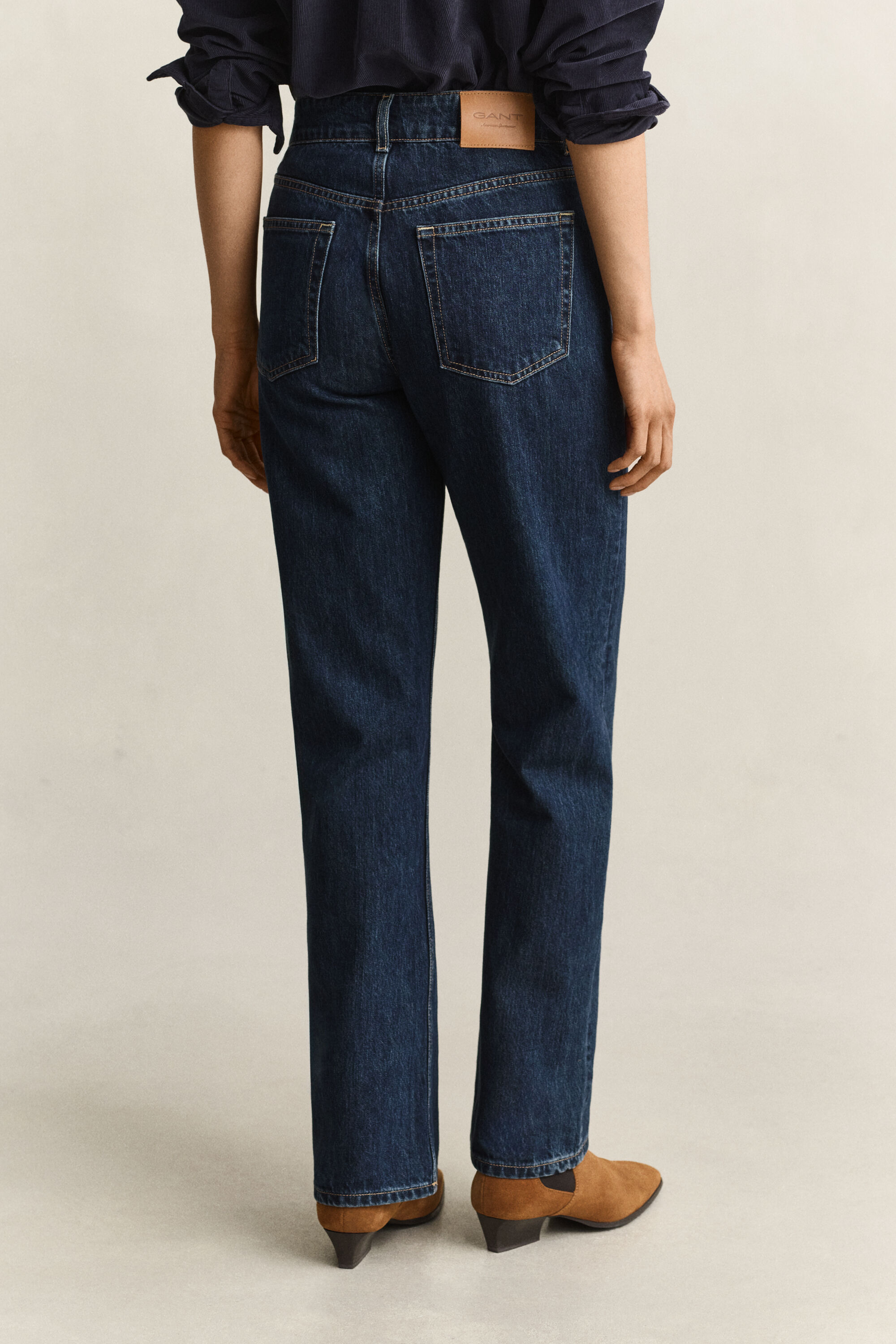 Relaxed Buttoned Jeans
