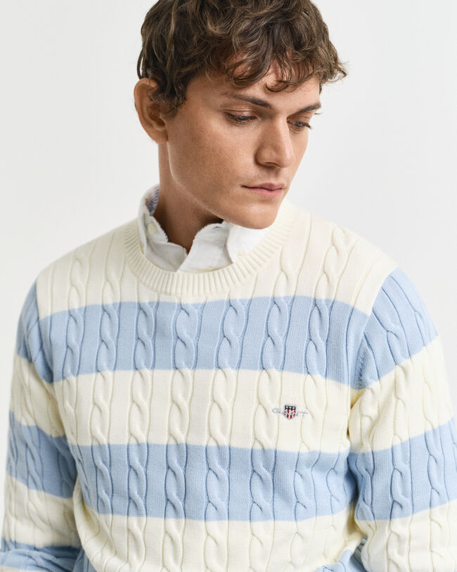 Gestreifter Zopfstrick-Rundhalspullover aus Baumwolle