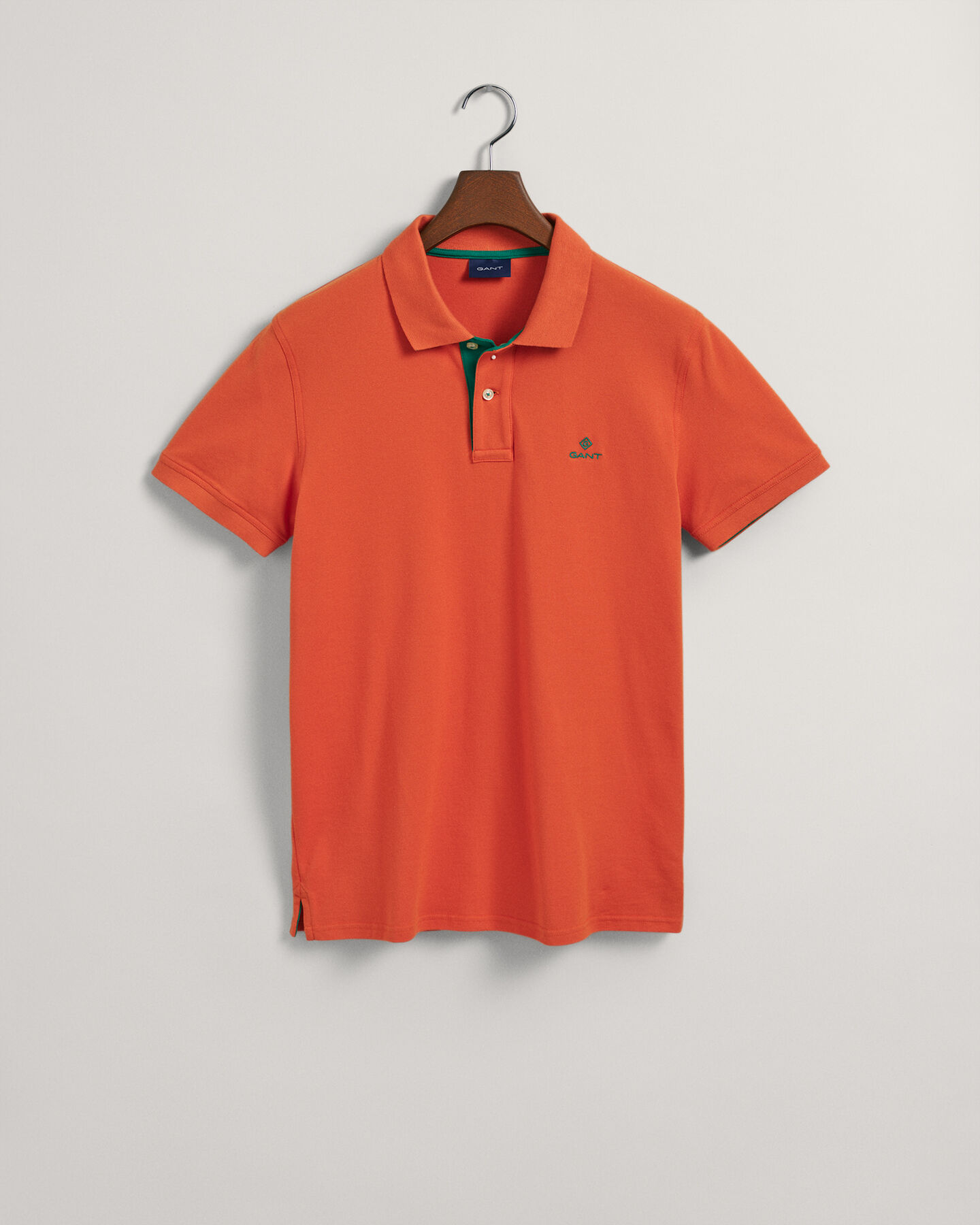 Piqu&eacute; Poloshirt mit Kontrastkragen