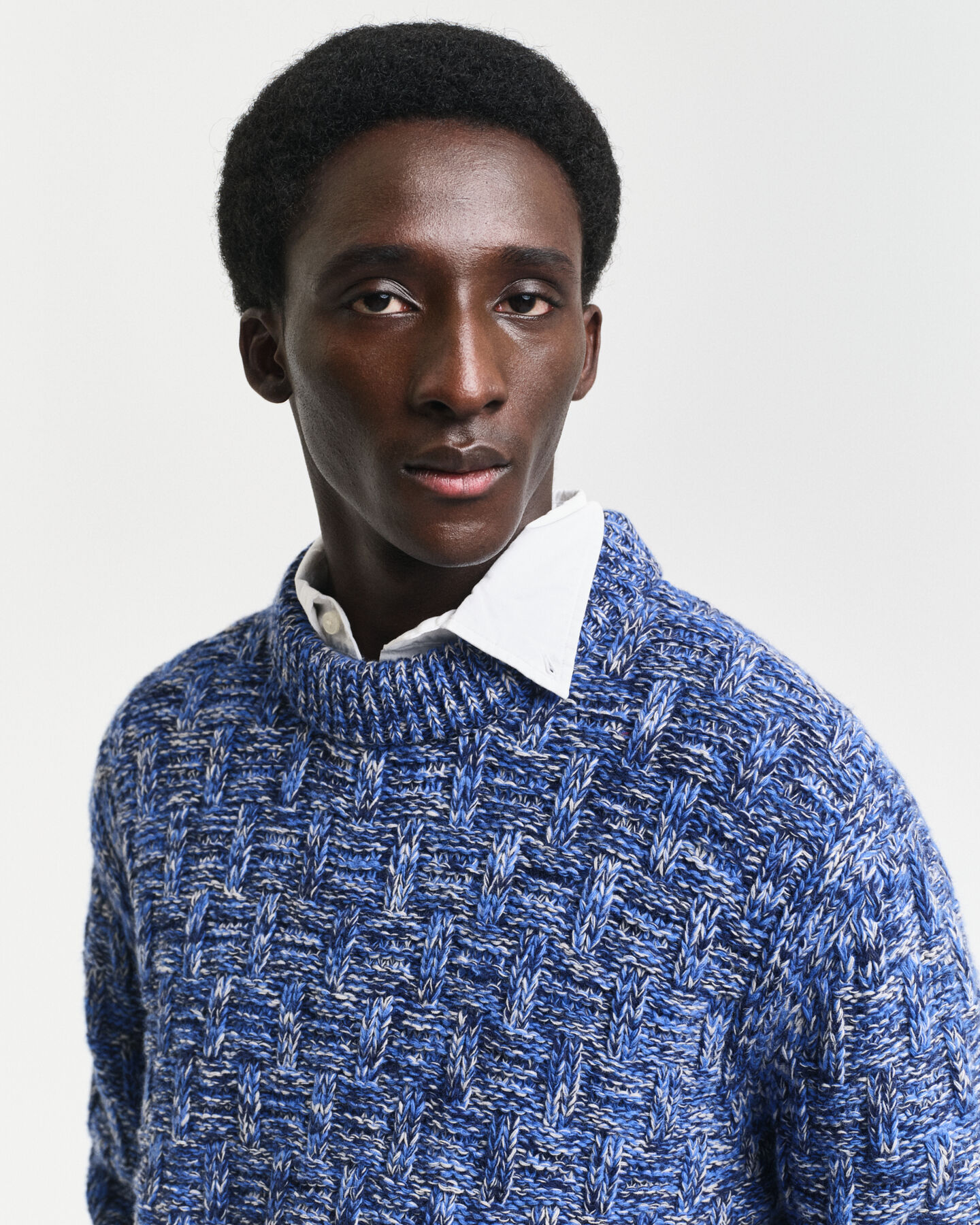 Rundhalspullover aus strukturiertem Wollgemisch