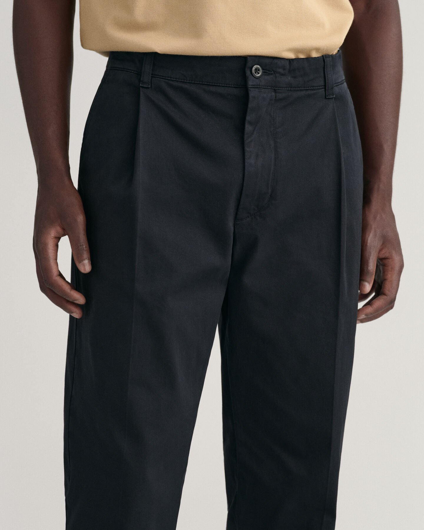Tapered Bundfaltenhose