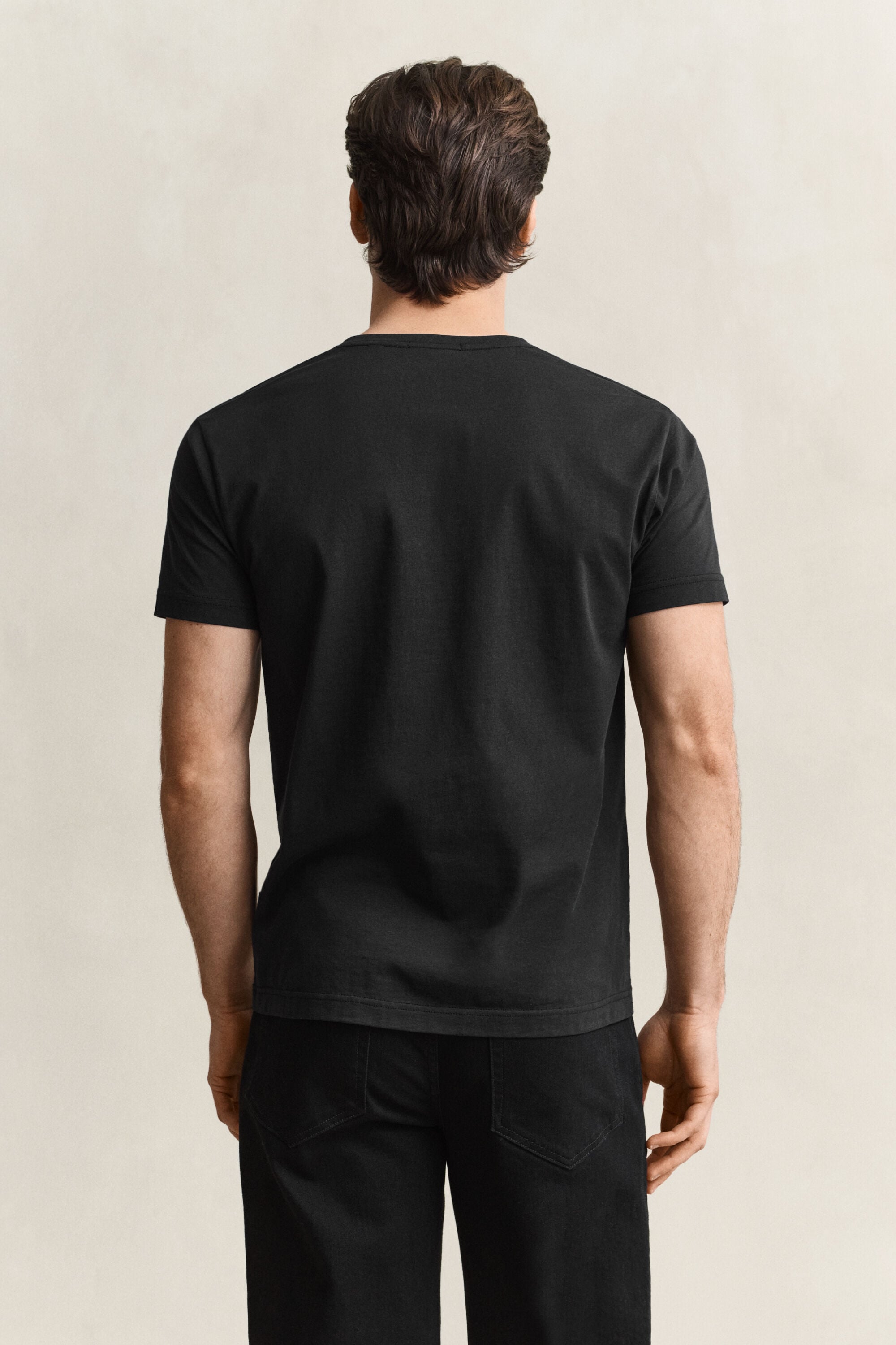 T-shirt Shield con scollo a V