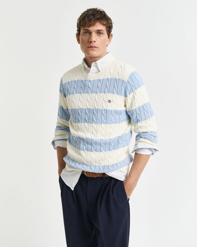 Gestreifter Zopfstrick-Rundhalspullover aus Baumwolle