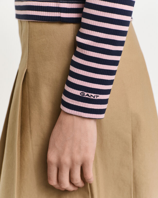 Geripptes Langarm-Rollkragenshirt mit Streifen