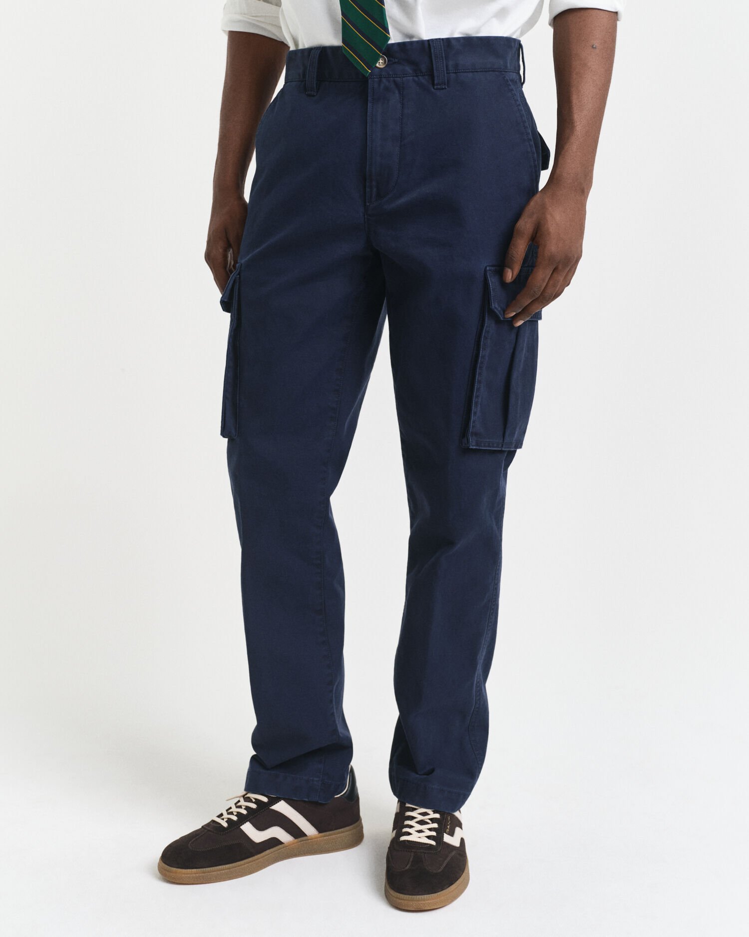 Pantalon cargo coupe regular en sergé de coton