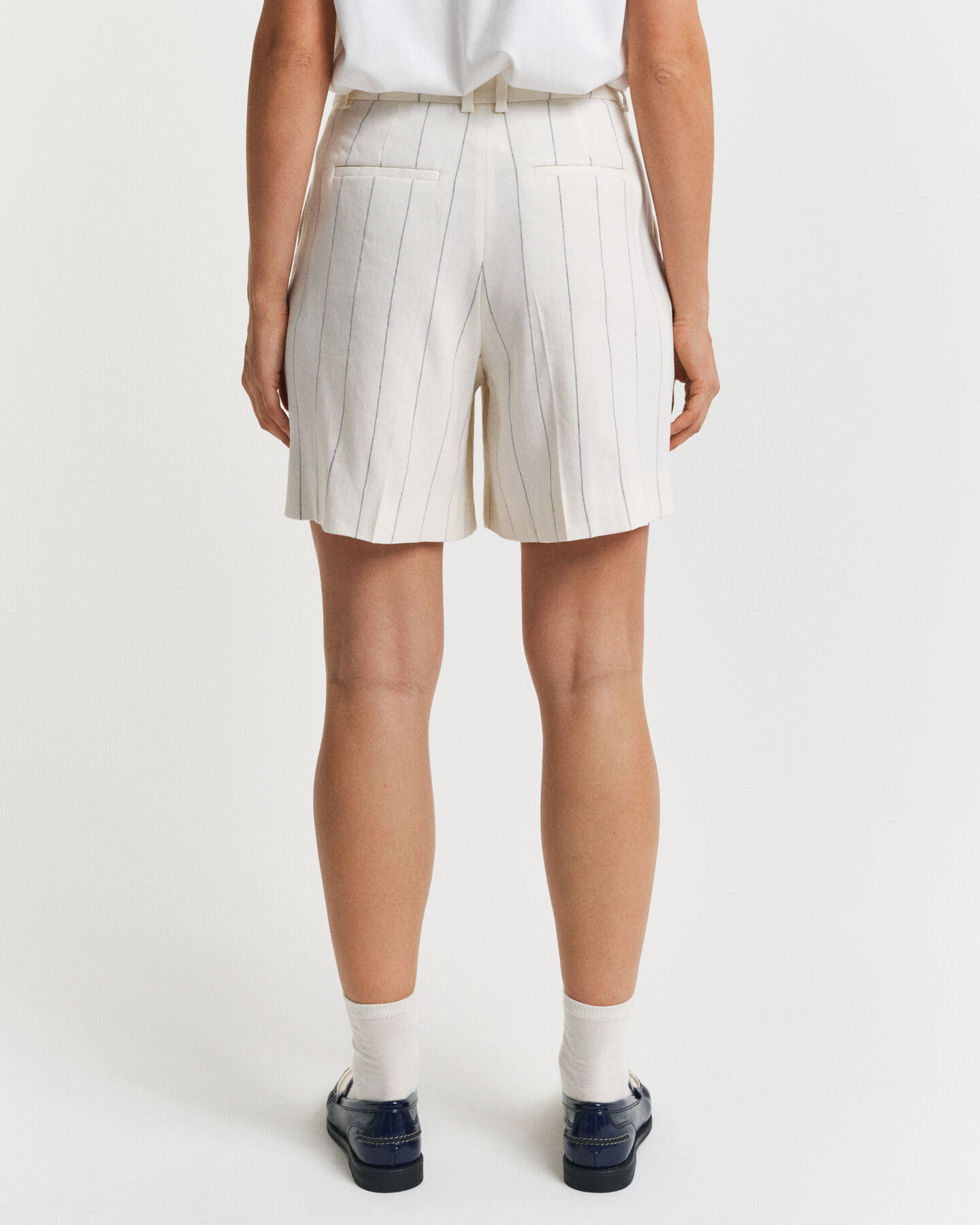 Leinen Shorts mit Nadelstreifen