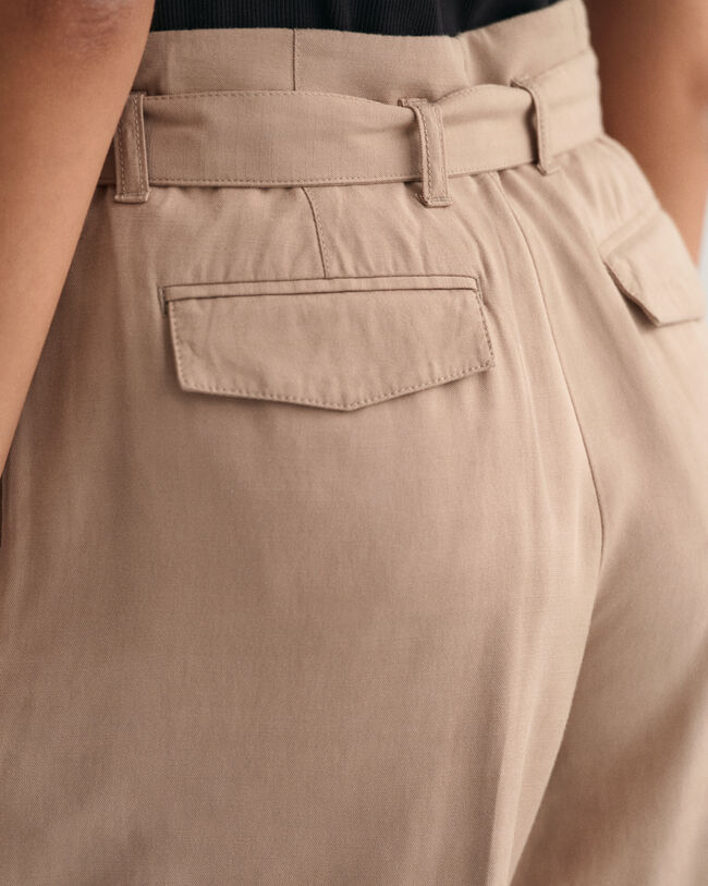 Relaxed Fit Shorts mit G&uuml;rtel