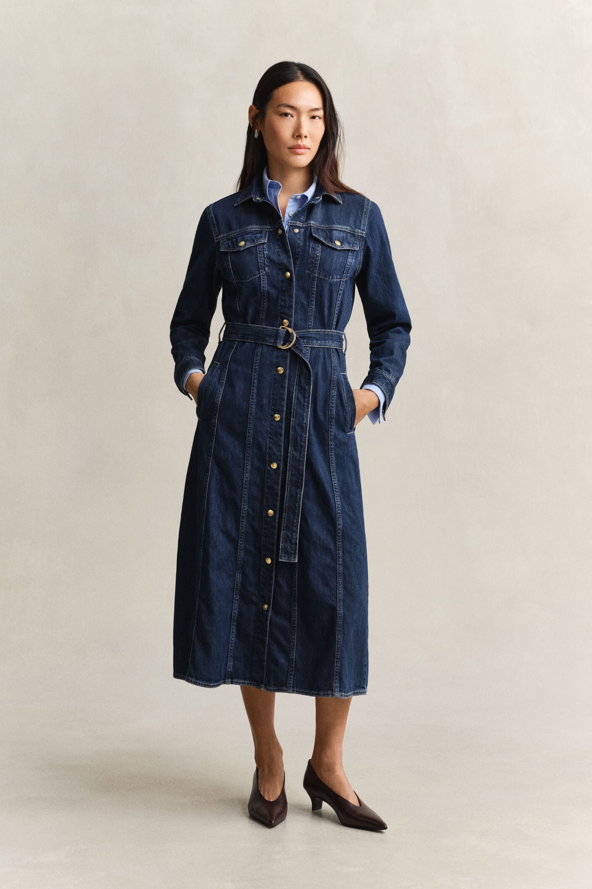 Robe midi en denim avec ceinture