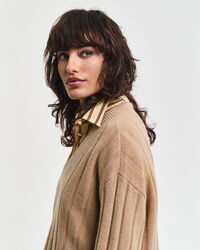 Breit gerippter V-Neck Wollpullover