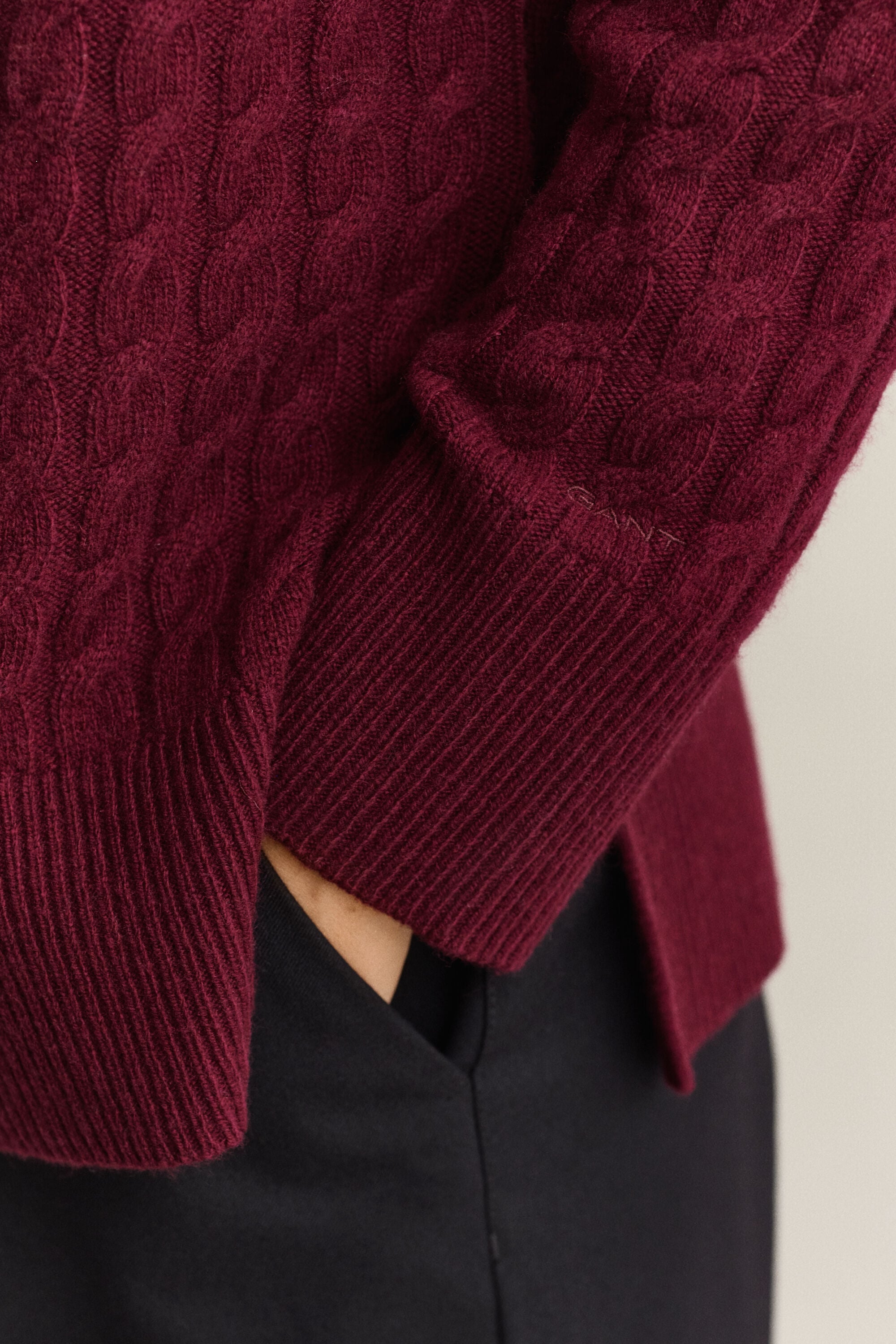 Pull en laine et cachemire à maille torsadée