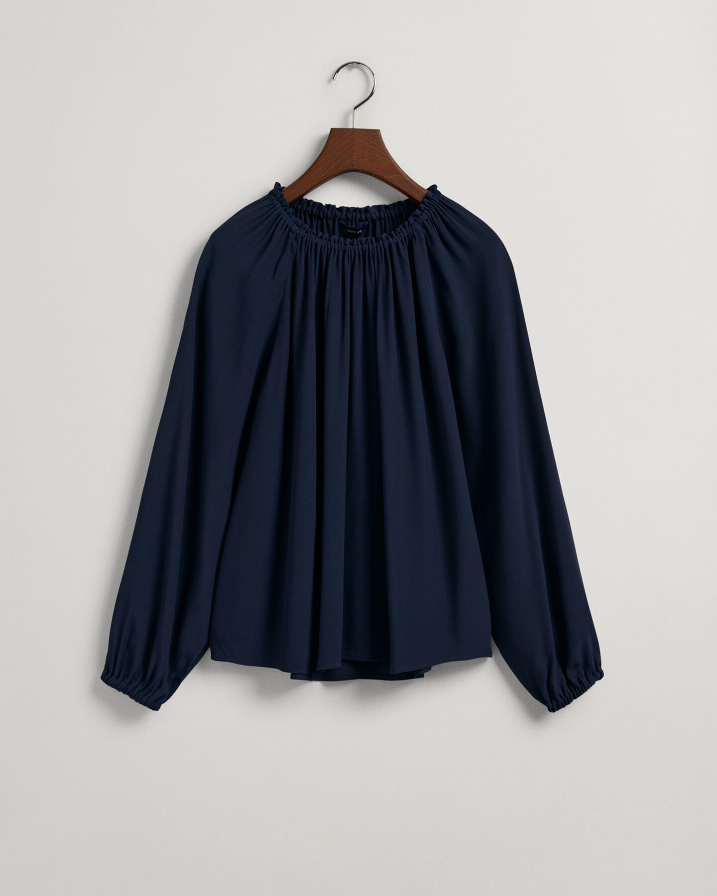 Bluse mit U-Boot-Ausschnitt