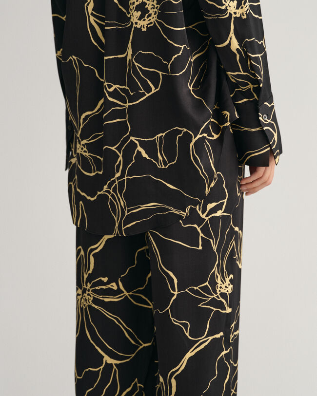 Line Drawing Pull-On Hose