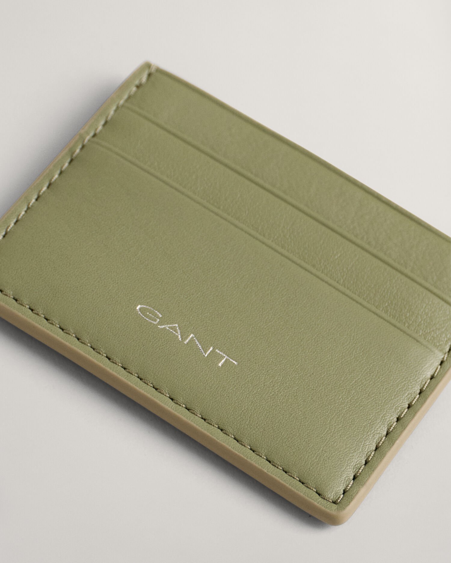 Portatessere in pelle