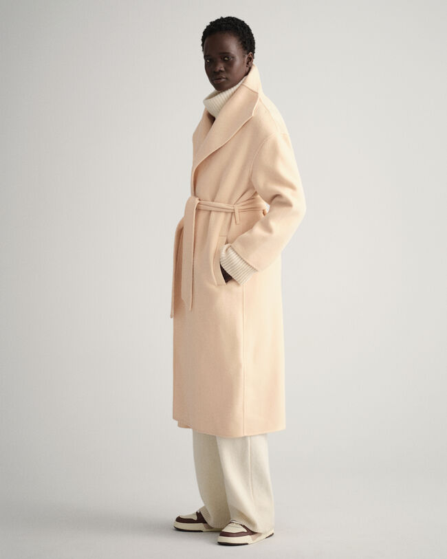 Handgenähter Mantel mit Gürtel