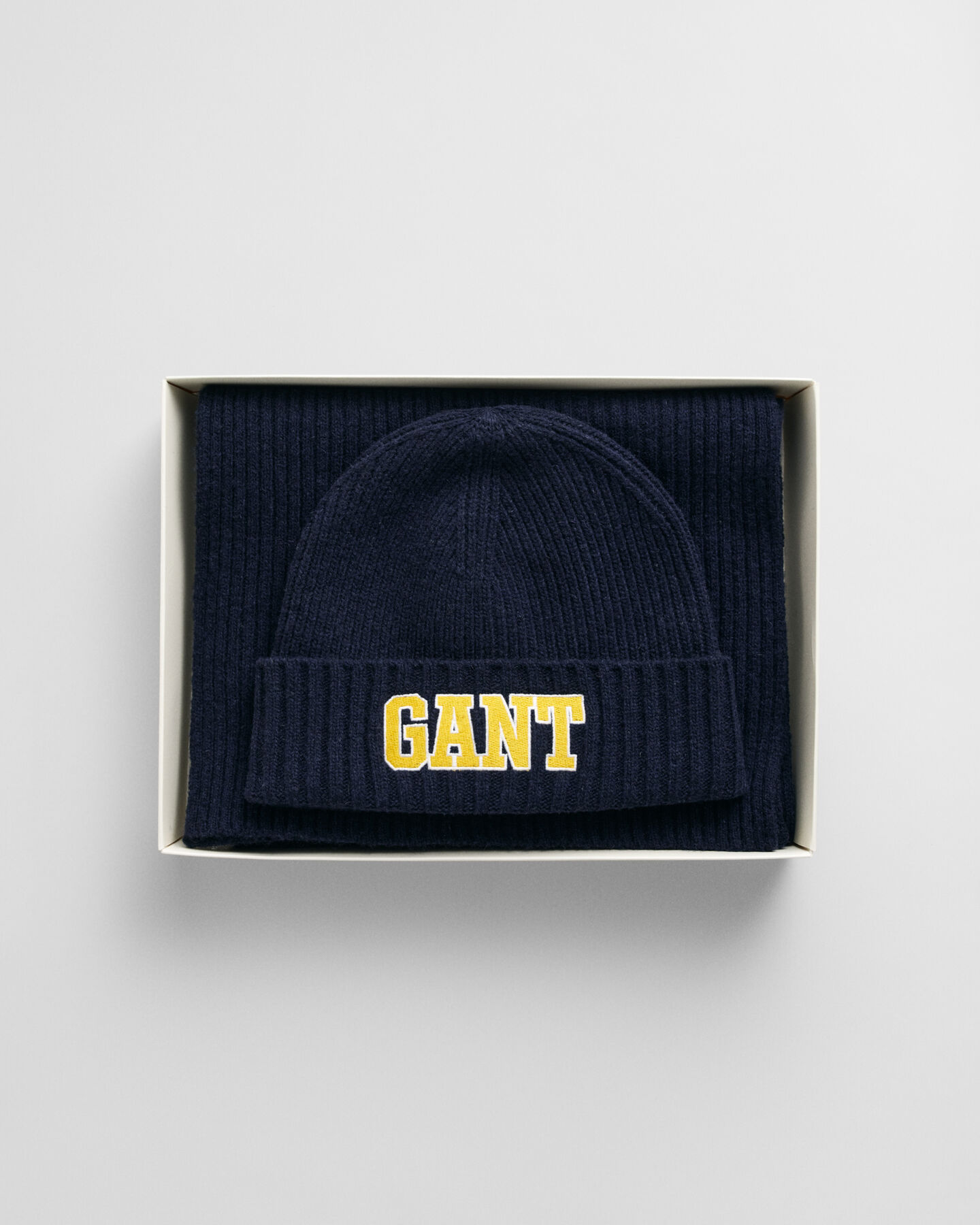 GANT Graphic Beanie und Schal im Geschenkset