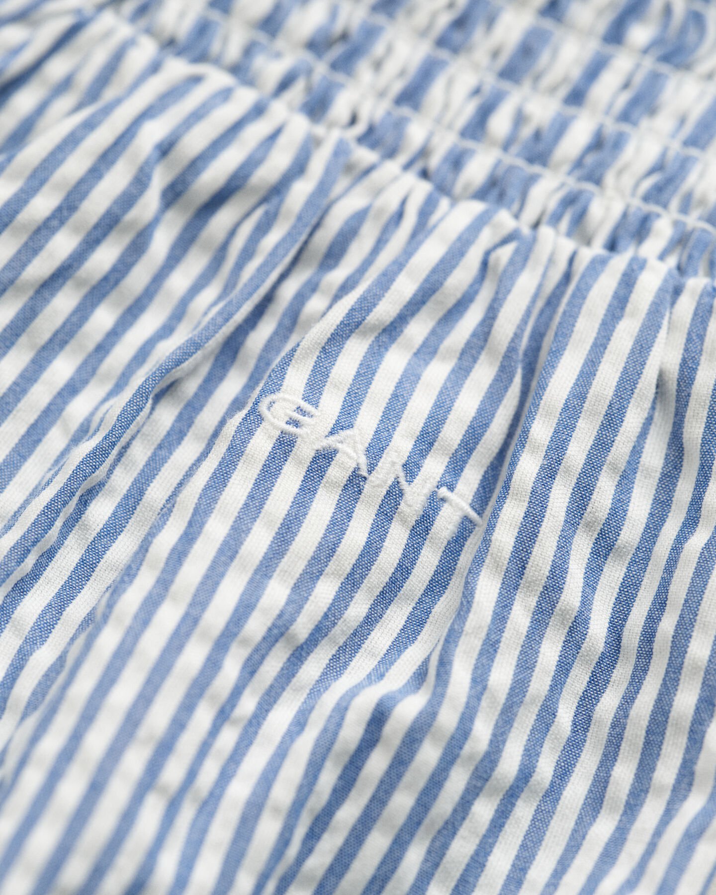 Teen Girls Gesmokte Seersucker Bluse mit Streifen