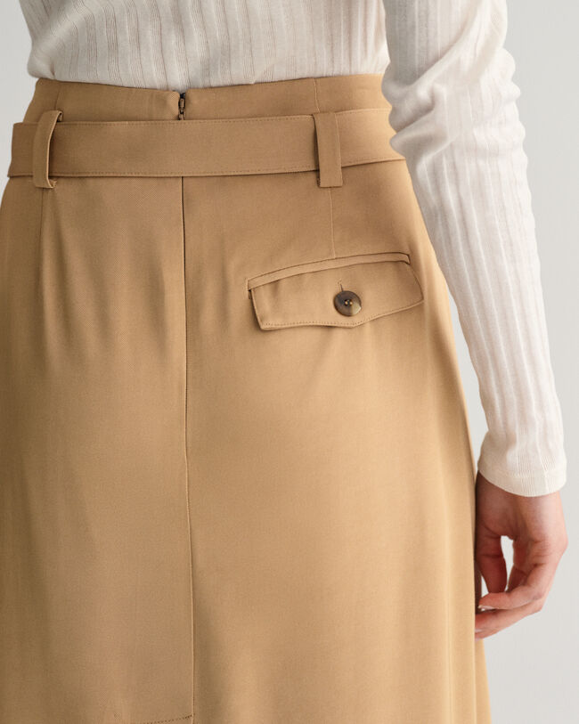 Chino Wickelrock mit Falten
