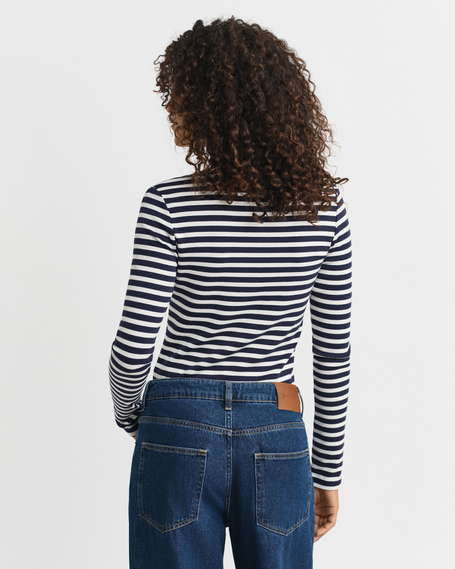 T-shirt a maniche lunghe a coste a righe