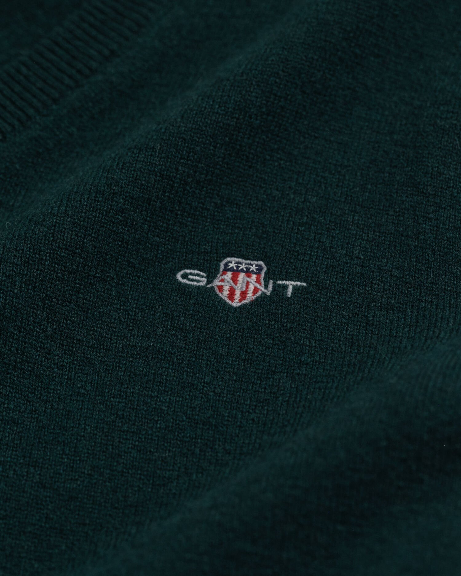 Maglia con scollo a V in finissima lana d’agnello