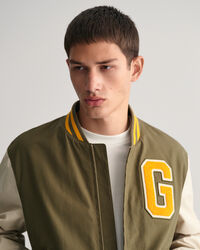 Leichte GANT Varsity Jacke