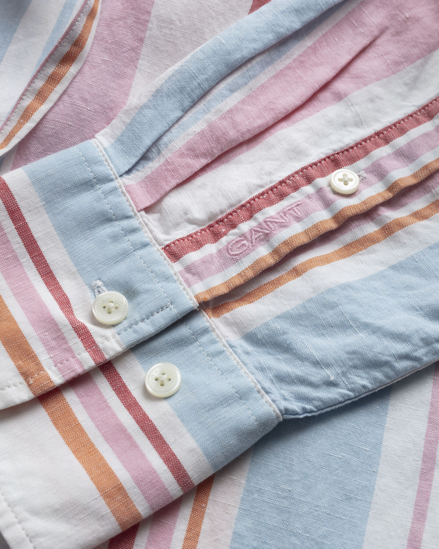 Bunt gestreiftes Hemdblusenkleid