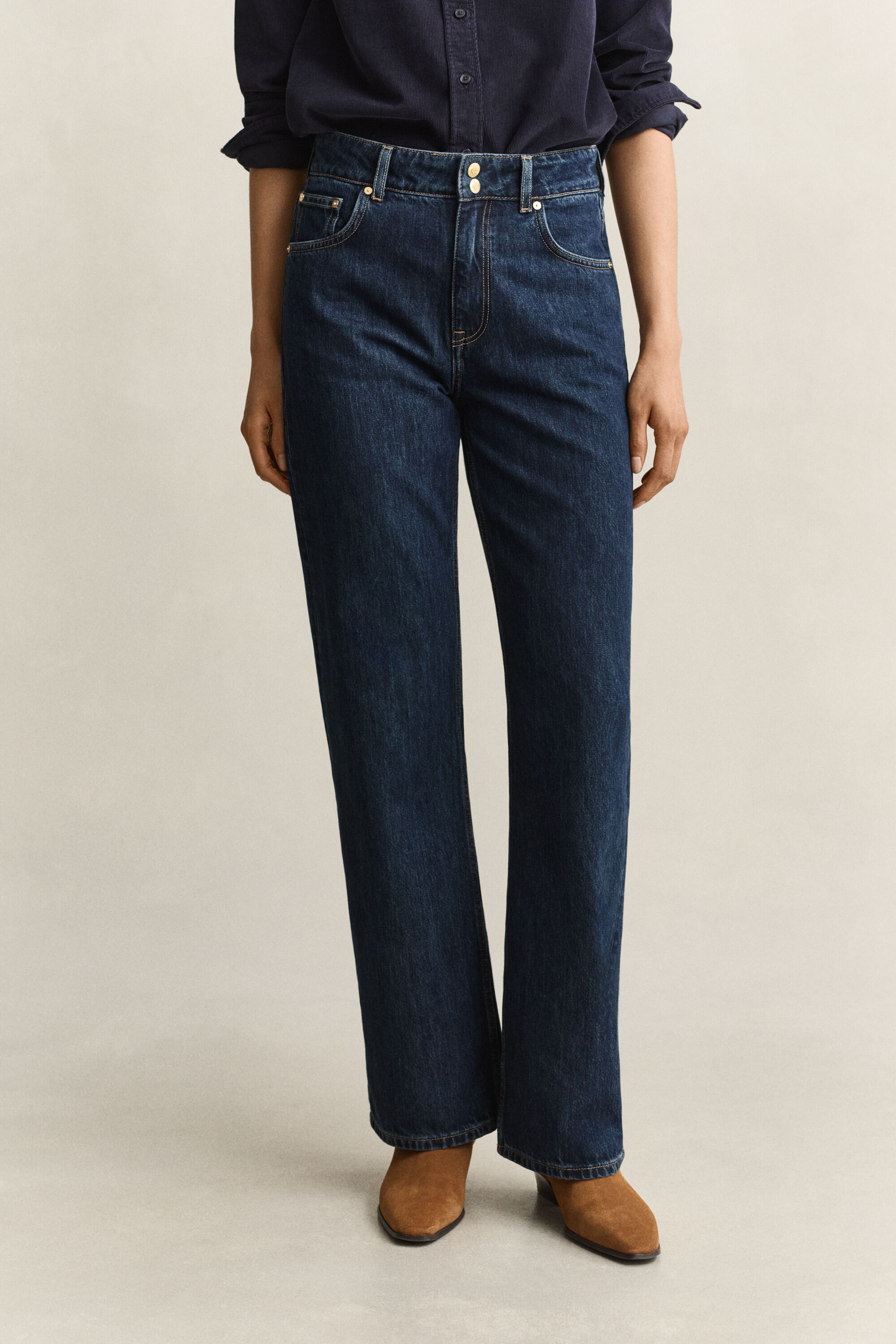 Relaxed Buttoned Jeans