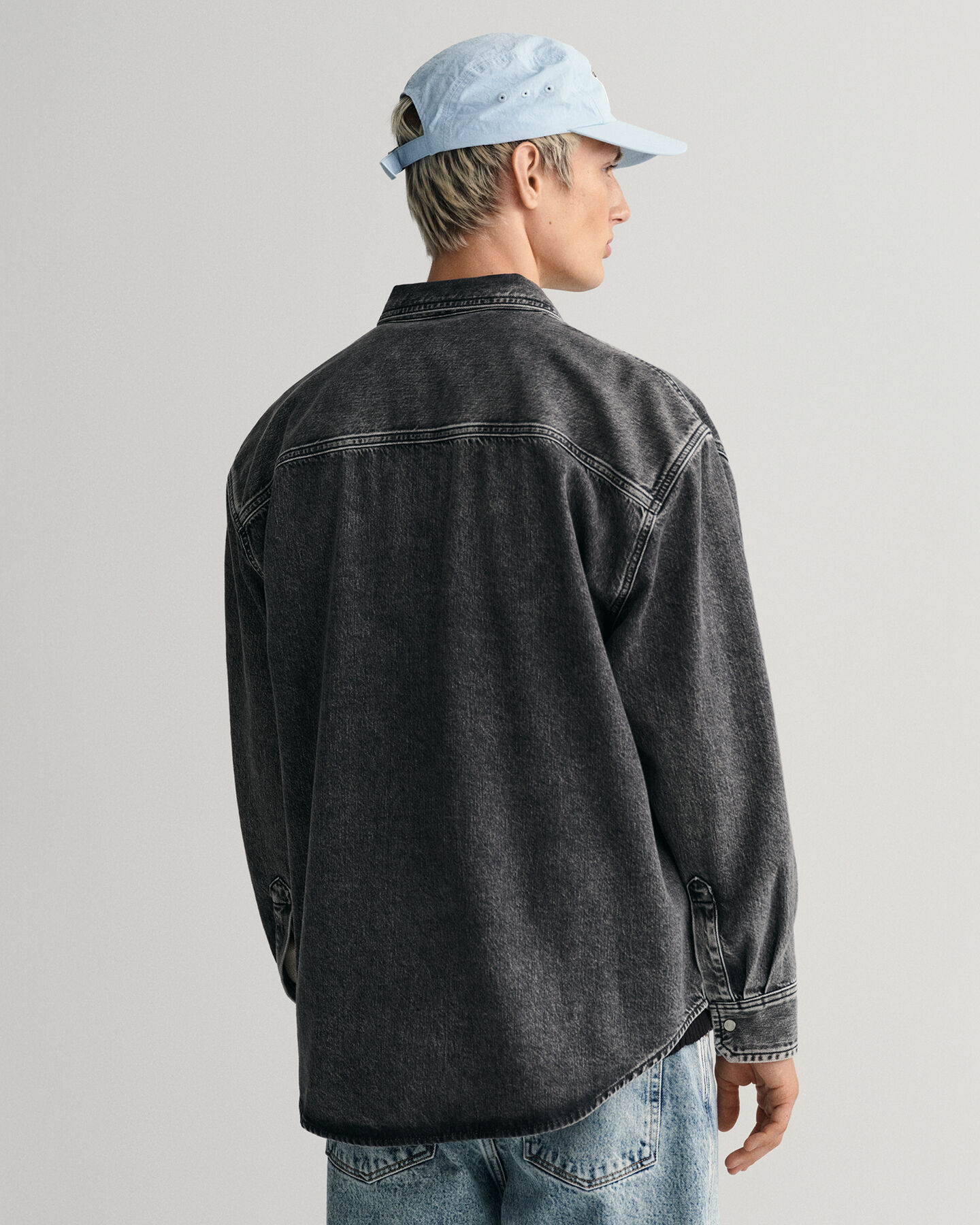Oversized Hemd aus gewaschenem Denim
